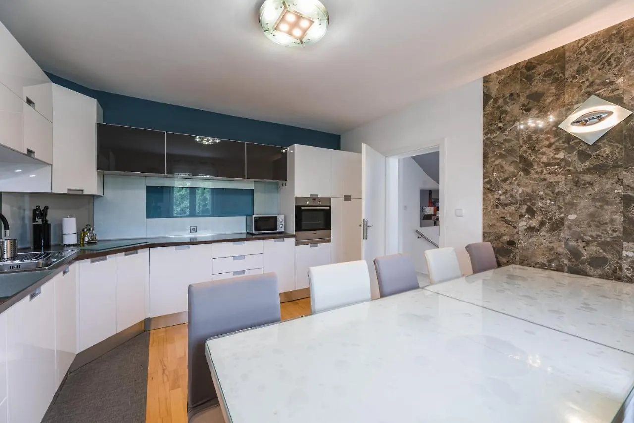 Villa Ceca Crikvenica 0*,